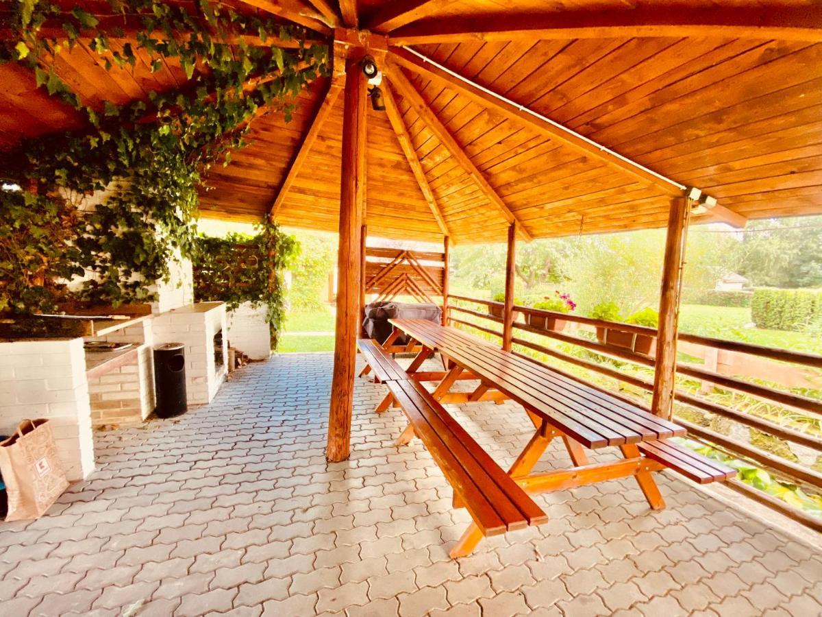 Apartman Ruzak Ruzova Екстериор снимка